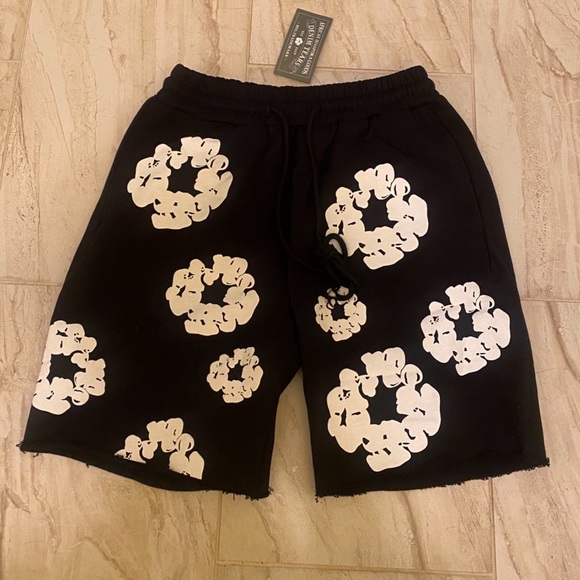 DENIM TEAR SHORTS